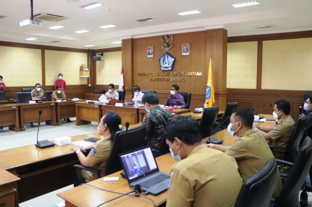 Bahas Hasil Evaluasi Gubernur Bali Terhadap APBD Perubahan 2021, TAPD Gelar Rapat Bersama Banggar DPRD